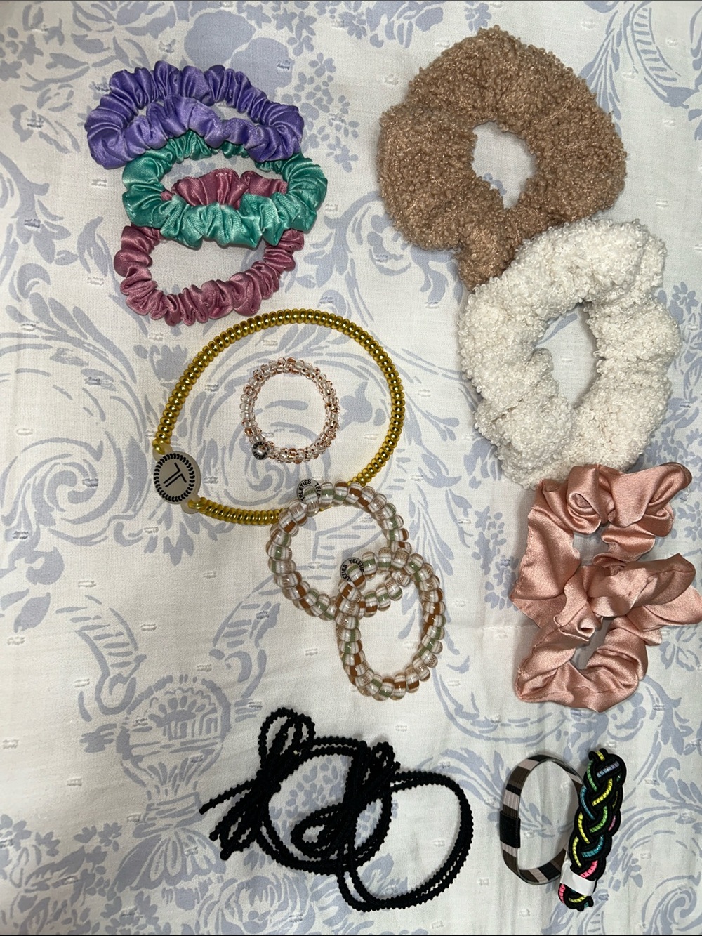 Teleties, Kitsch, & Scunchies Hair Set